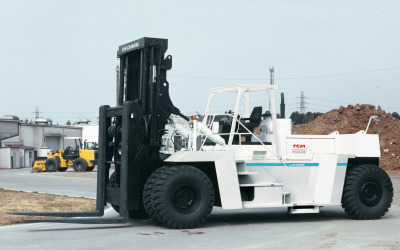 37-43 噸柴油堆高機 2